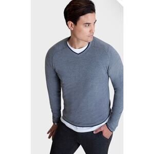 Buki Seamless V-Neck pullover long sleeve shirt Size L midnight